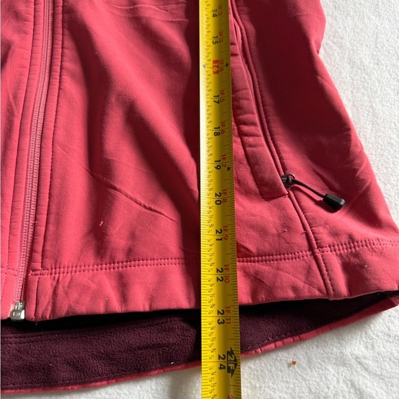 The North Face Apex Bionic Soft Shell in Coral - Size M - Picture 8 of 8